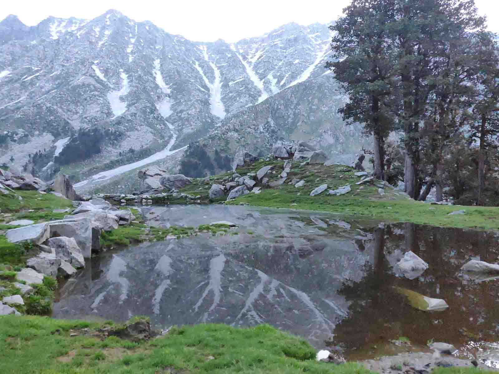 lahesh-cave-trek