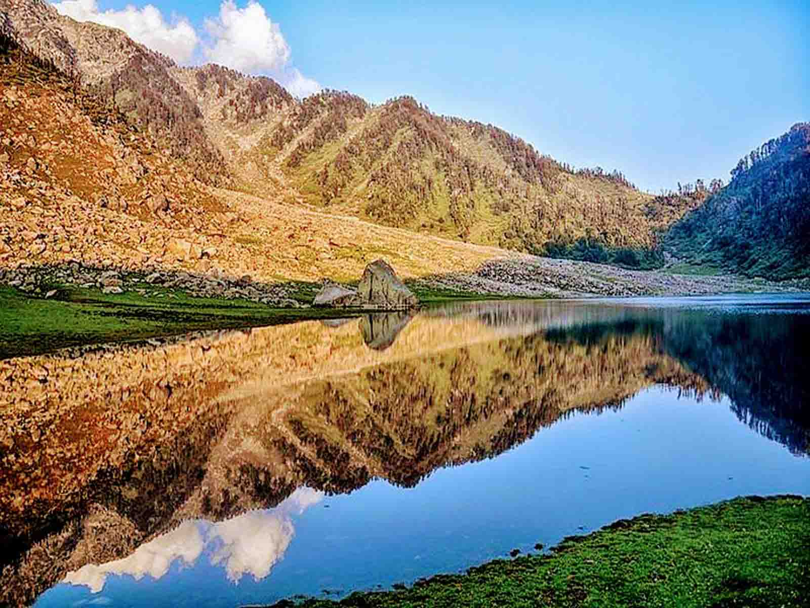 kareri-lake-trek