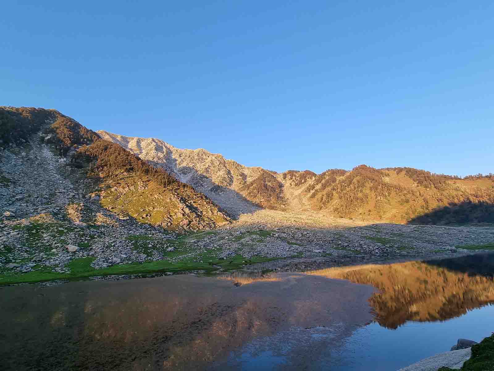 kareri-lake-trek