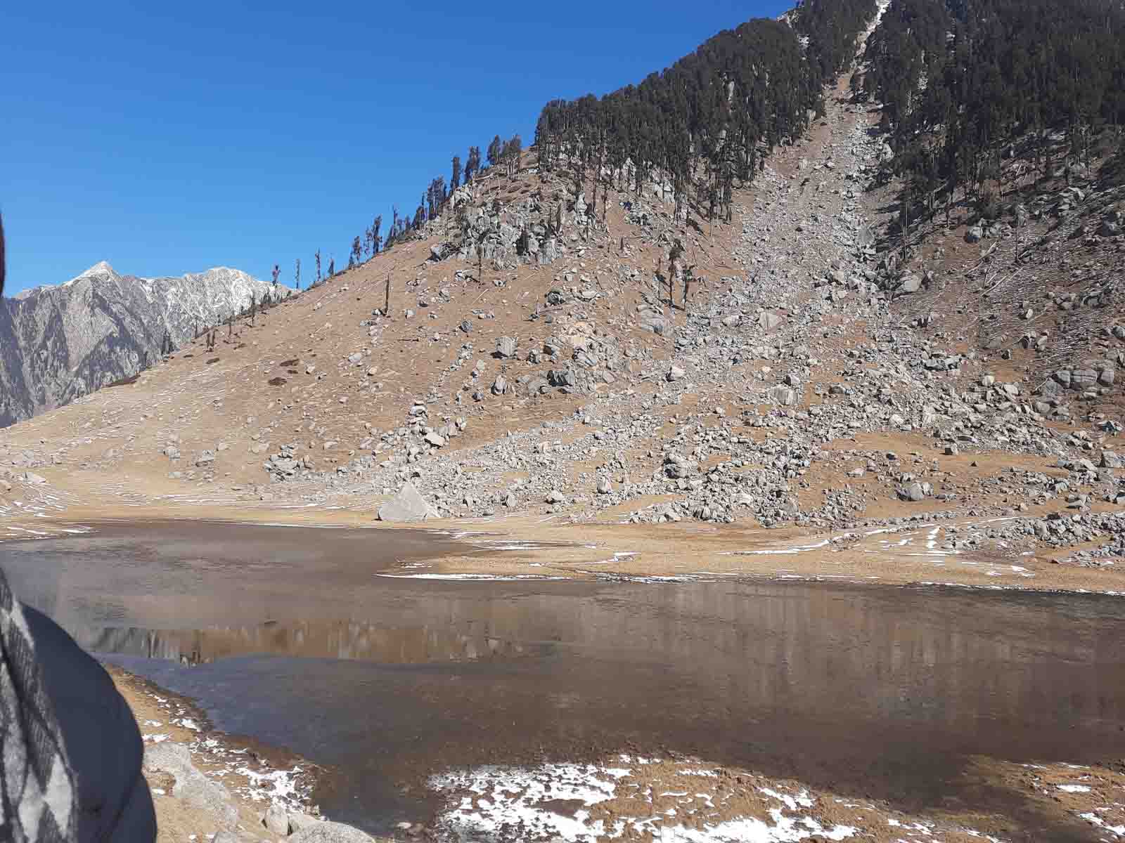 kareri-lake-trek