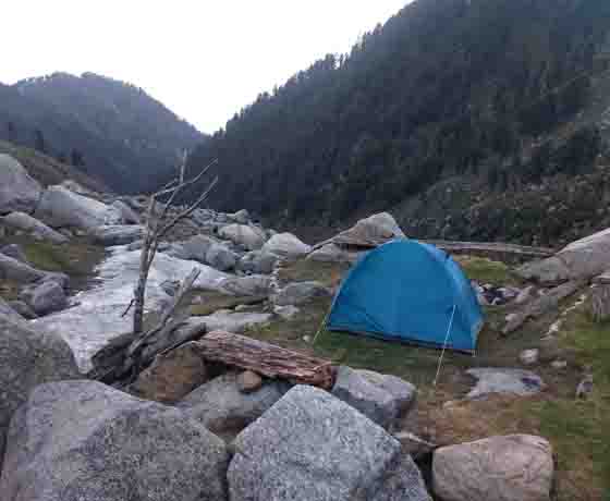 lahesh-cave-hiking